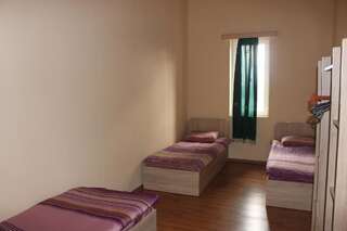 Хостелы Hostel Mandaria Кутаиси Бюджетный двухместный номер с 2 отдельными кроватями-2